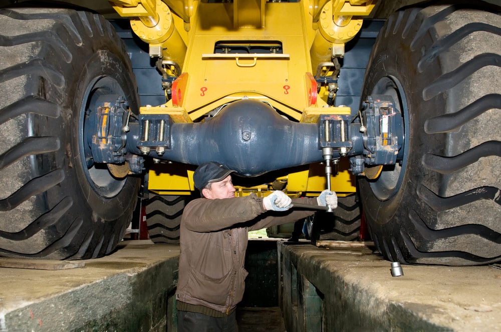 Professional Mechanic Doing A Maintenance in Mackay — MDD Heavy Industries